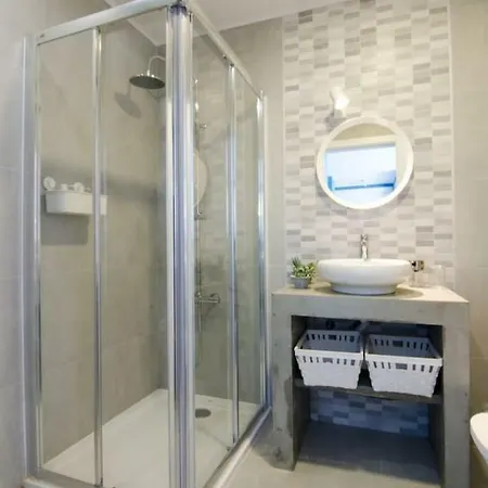 Baywatch Beach House Apartment *